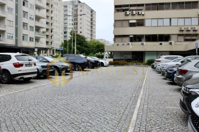 Loja para Arrendamento em Aldoar, Foz do Douro e Nevogilde