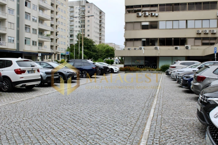 Loja para Arrendamento em Aldoar, Foz do Douro e Nevogilde Foto 2