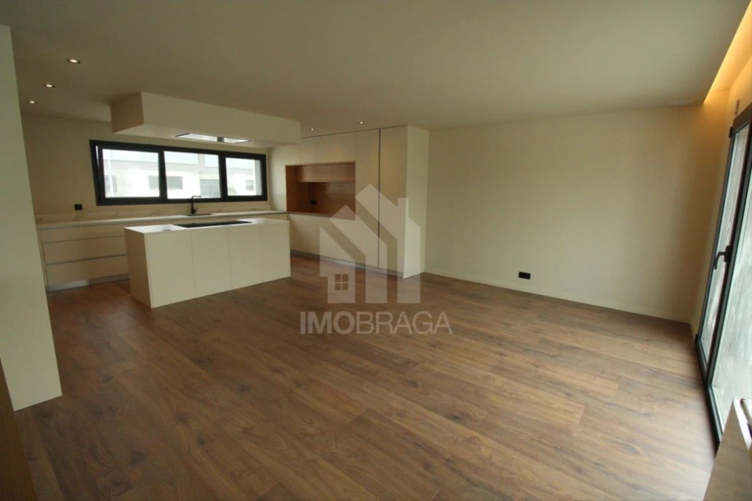 Moradia T3 para Venda em Este (São Pedro e São Mamede) Foto 9