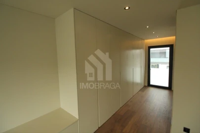 Moradia T3 para Venda em Este (São Pedro e São Mamede)