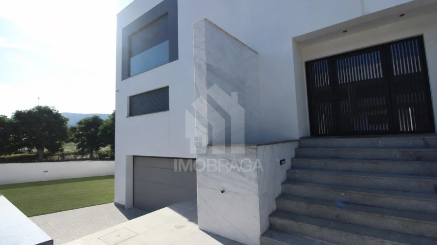 Moradia T3 para Venda em Este (São Pedro e São Mamede)