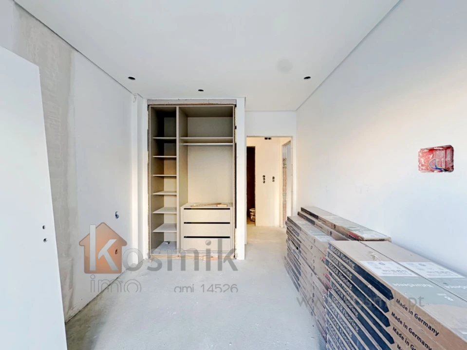 Apartamento T2 para Venda em Santo António dos Cavaleiros e Frielas Foto 30