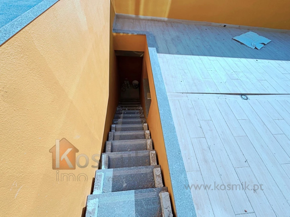 Apartamento T2 para Venda em Santo António dos Cavaleiros e Frielas Foto 35