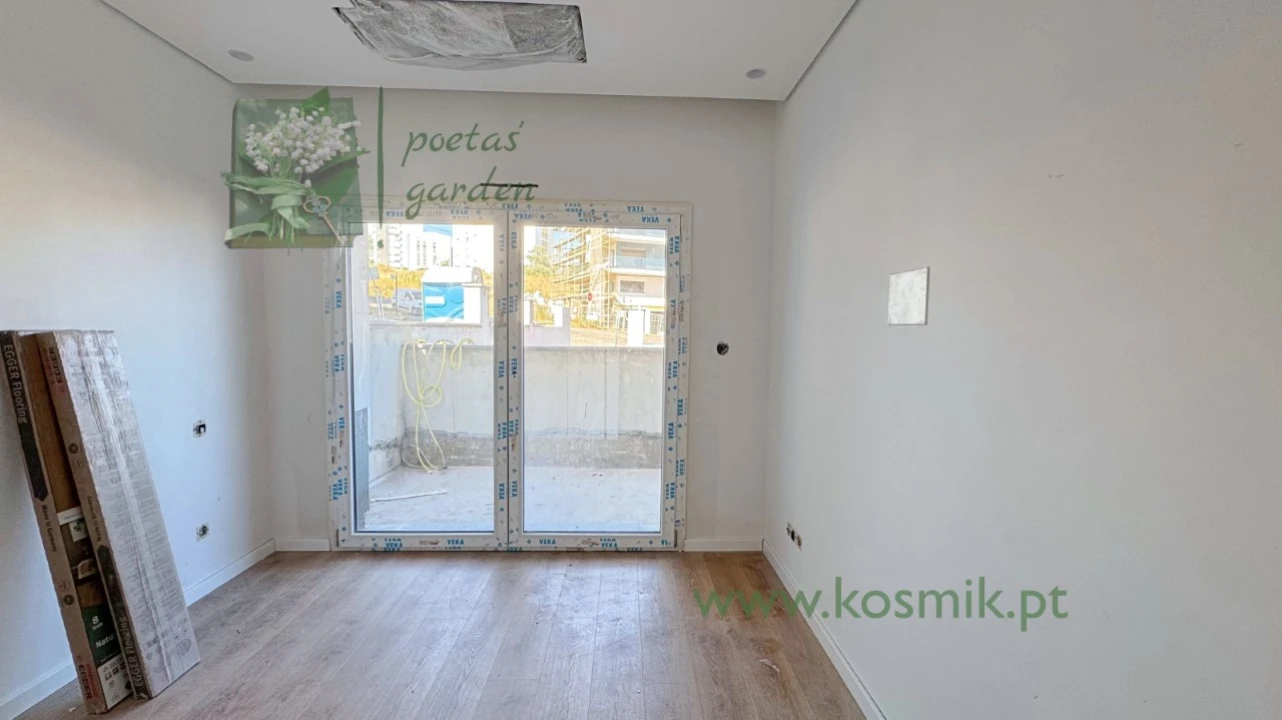 Apartamento T2 para Venda em Santo António dos Cavaleiros e Frielas Foto 12