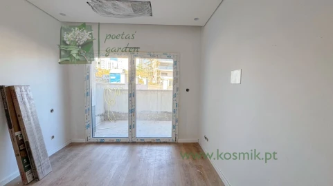 Apartamento T2 para Venda em Santo António dos Cavaleiros e Frielas