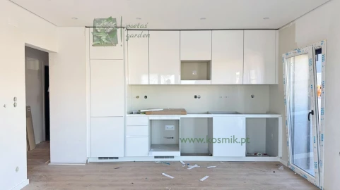 Apartamento T2 para Venda em Santo António dos Cavaleiros e Frielas