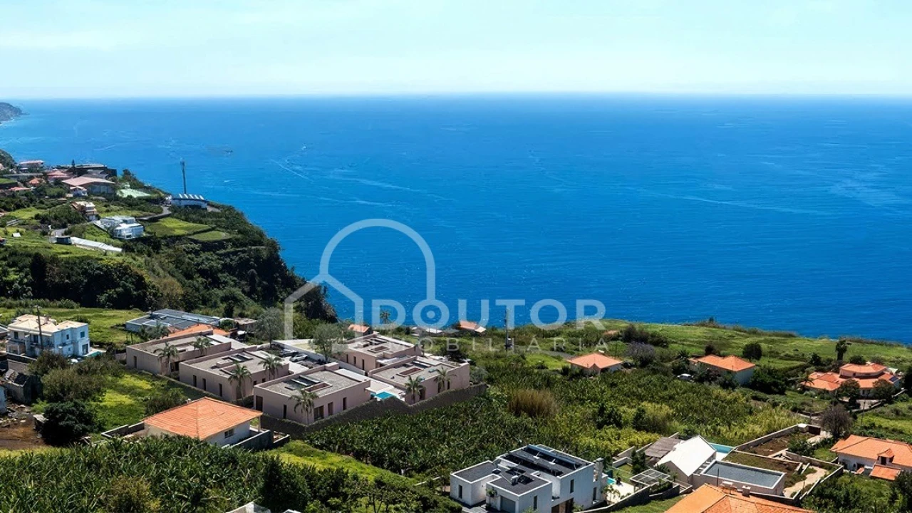 Moradia T3 para Venda em Estreito da Calheta Foto 22