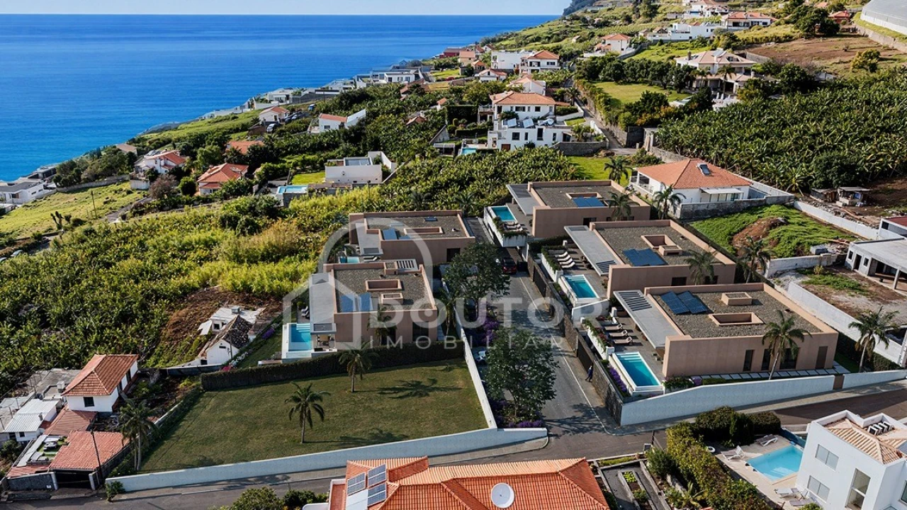 Moradia T3 para Venda em Estreito da Calheta Foto 3