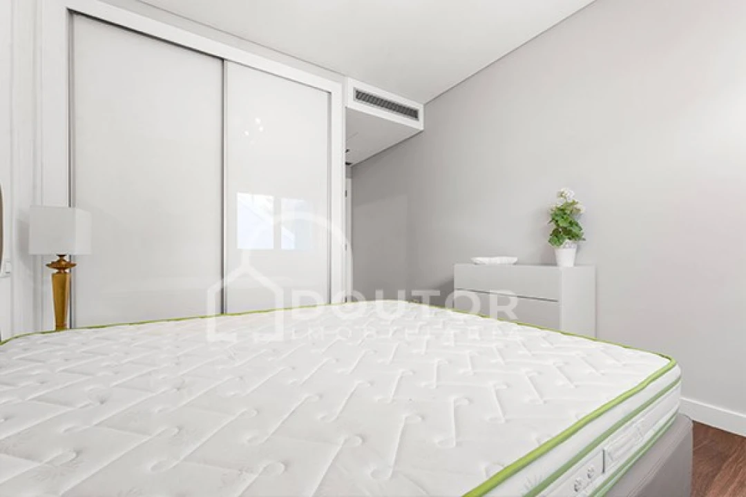 Apartamento T2 para Arrendamento em Funchal (Se) Foto 13