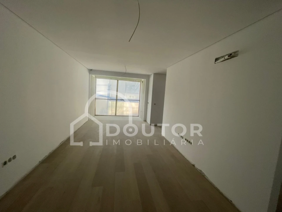 Apartamento T2 para Venda em Caniço Foto 5
