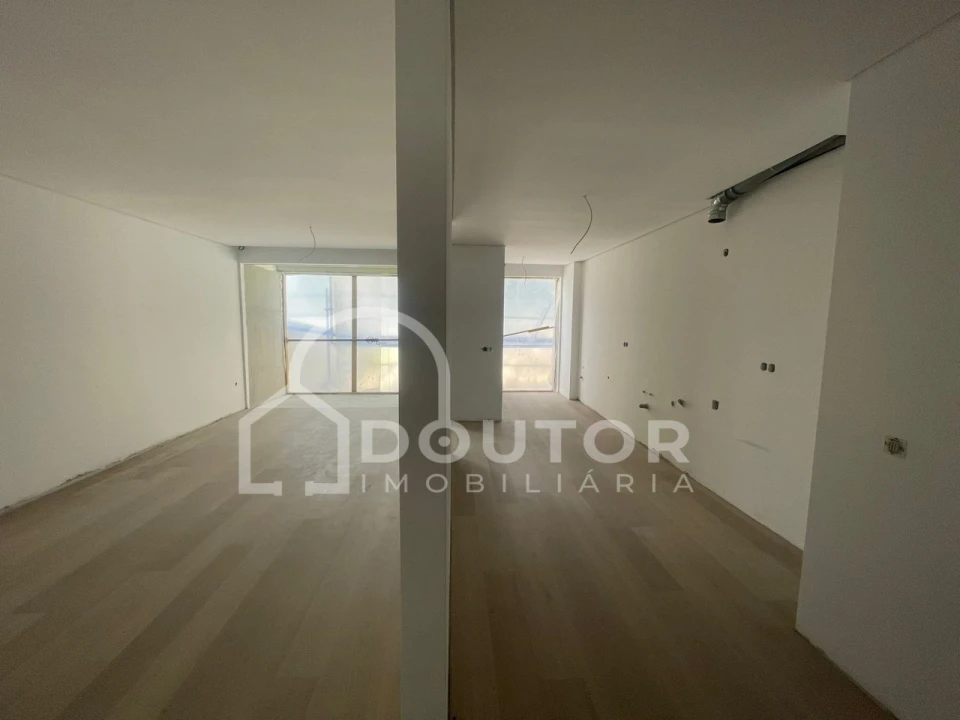Apartamento T2 para Venda em Caniço Foto 6