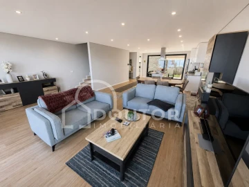 Moradia T3 para Venda em Funchal (Santa Maria Maior)
