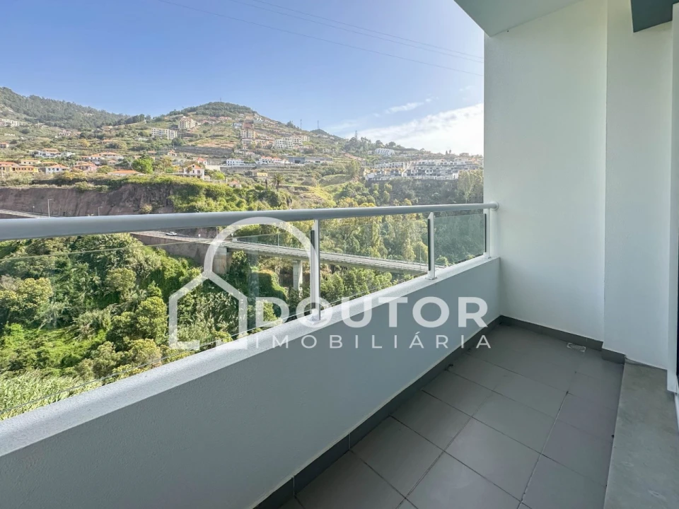 Apartamento T2 para Venda em Caniço Foto 10