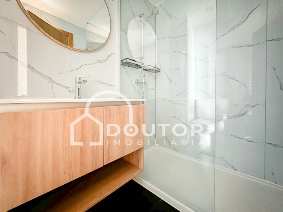 Apartamento T2 para Venda em Caniço Foto 17