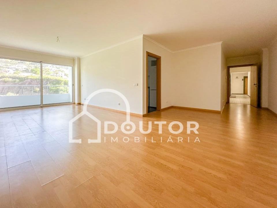 Apartamento T2 para Venda em Caniço Foto 6