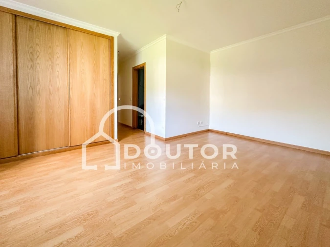 Apartamento T2 para Venda em Caniço Foto 15