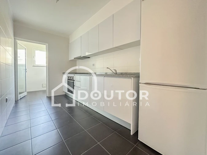 Apartamento T2 para Venda em Caniço Foto 13