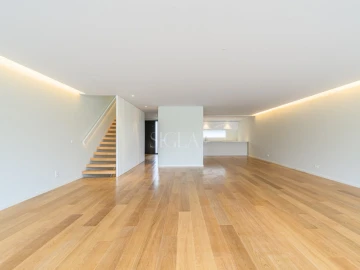 Moradia T4 para Venda em Madalena
