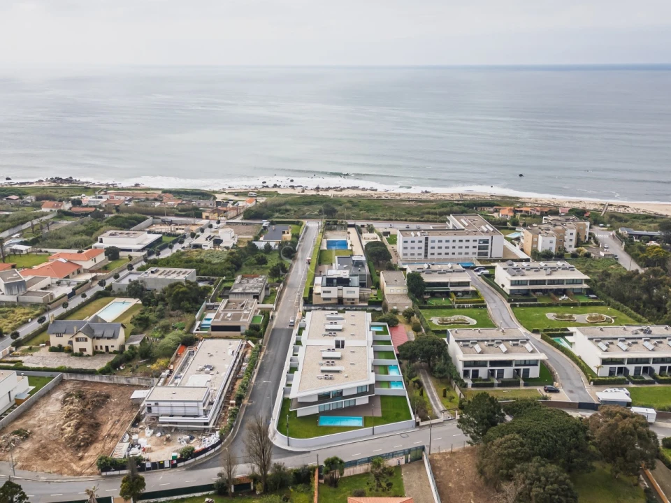 Moradia T4 para Venda em Madalena Foto 3
