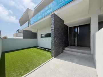Moradia T4 para Venda em Madalena