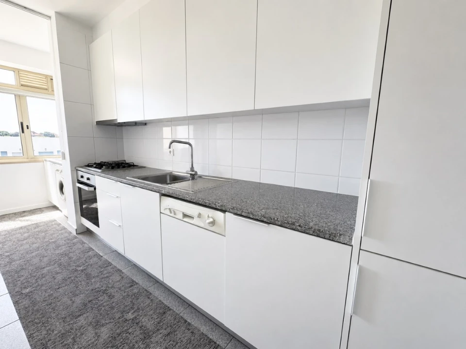 Apartamento T1 para Venda em Labruge Foto 8