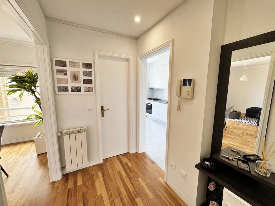 Apartamento T1 para Venda em Labruge Foto 1
