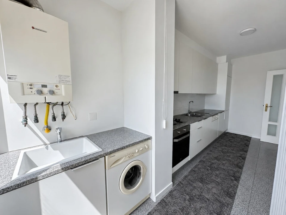 Apartamento T1 para Venda em Labruge Foto 9