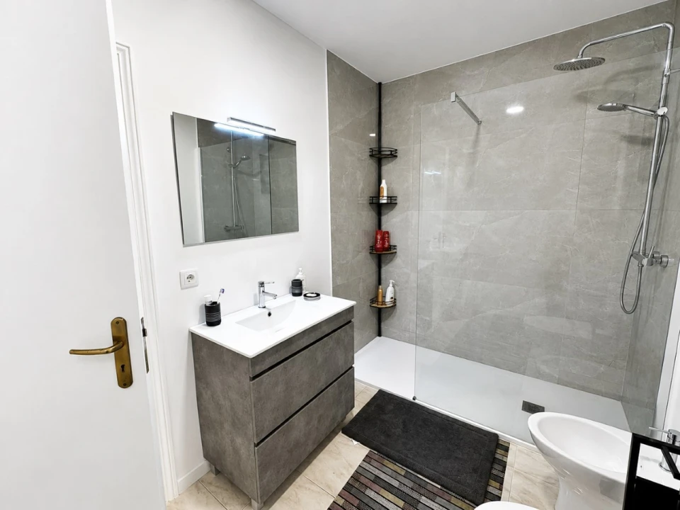 Apartamento T1 para Venda em Labruge Foto 16