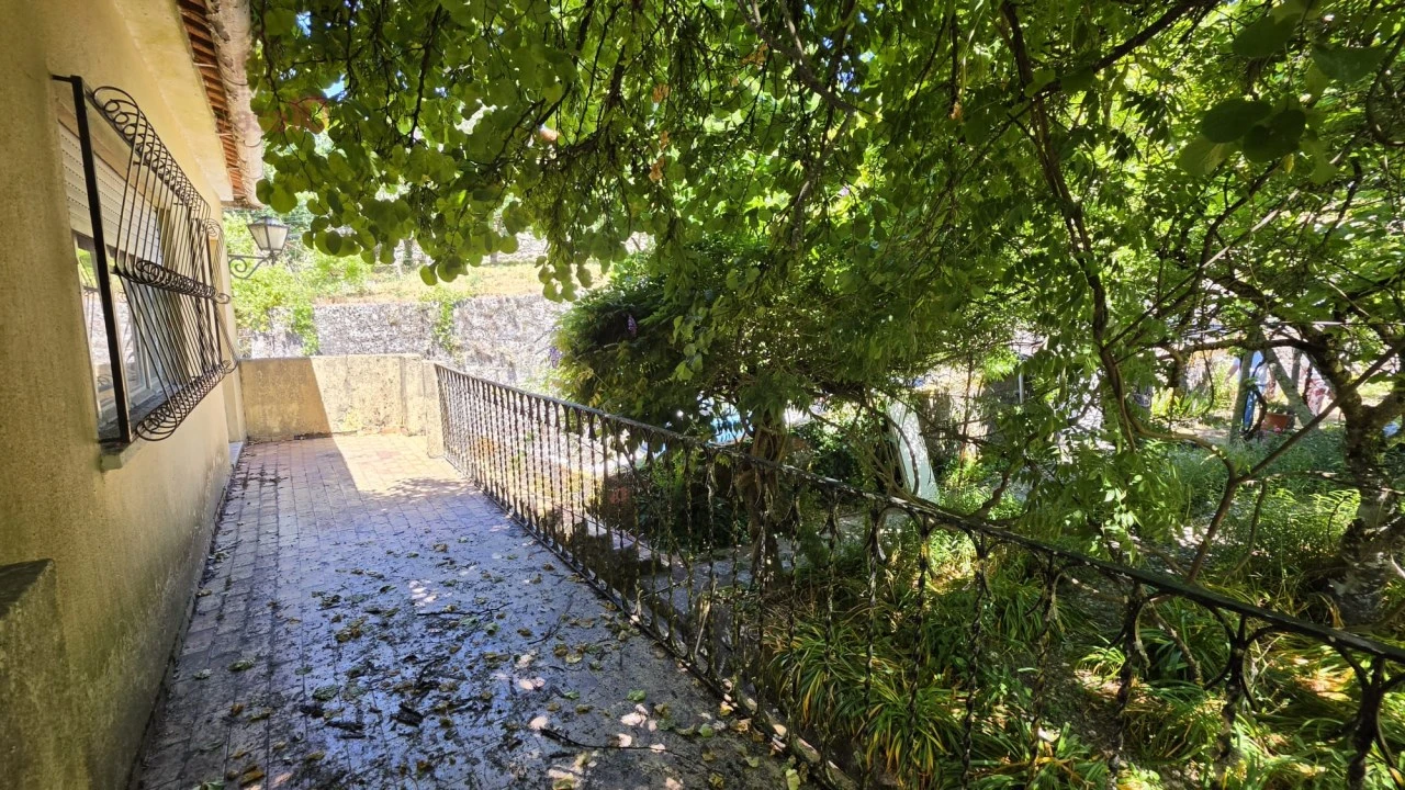 Moradia T6 para Venda em Castro Daire Foto 30