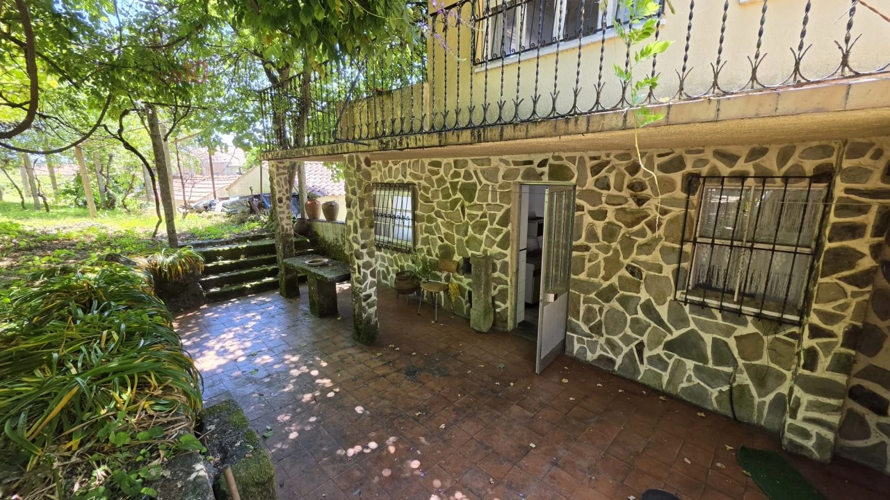 Moradia T6 para Venda em Castro Daire Foto 3