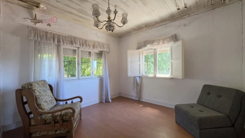 Moradia T6 para Venda em Castro Daire