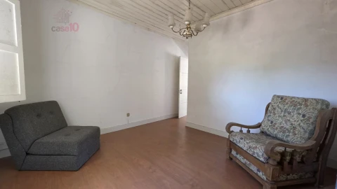 Moradia T6 para Venda em Castro Daire