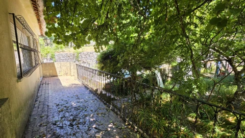Moradia T6 para Venda em Castro Daire