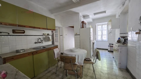 Moradia T6 para Venda em Castro Daire