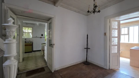 Moradia T6 para Venda em Castro Daire
