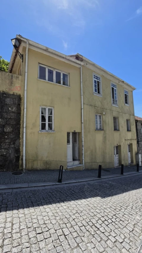 Moradia T6 para Venda em Castro Daire