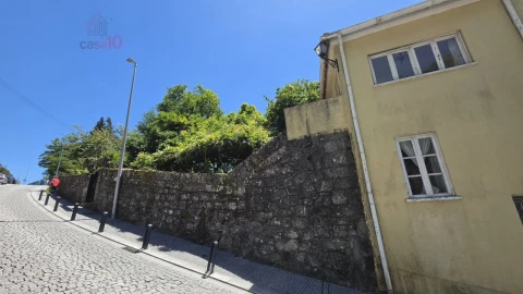 Moradia T6 para Venda em Castro Daire