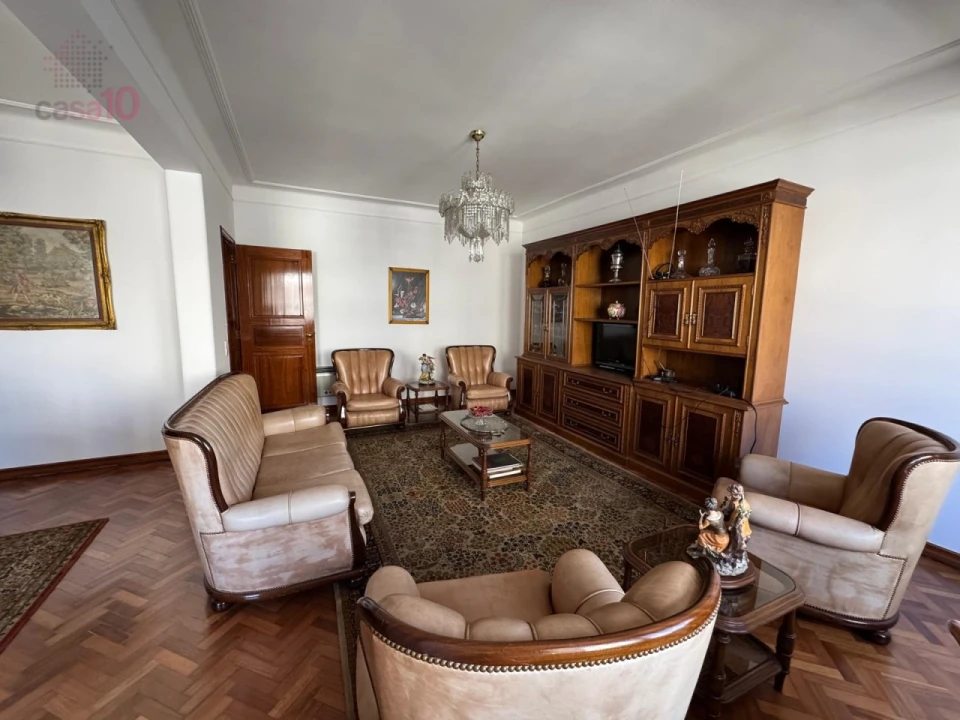 Apartamento T3 para Arrendamento em Lumiar Foto 2