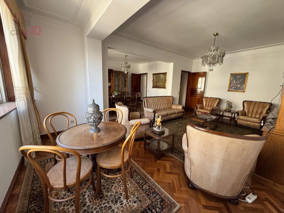 Apartamento T3 para Arrendamento em Lumiar Foto 3