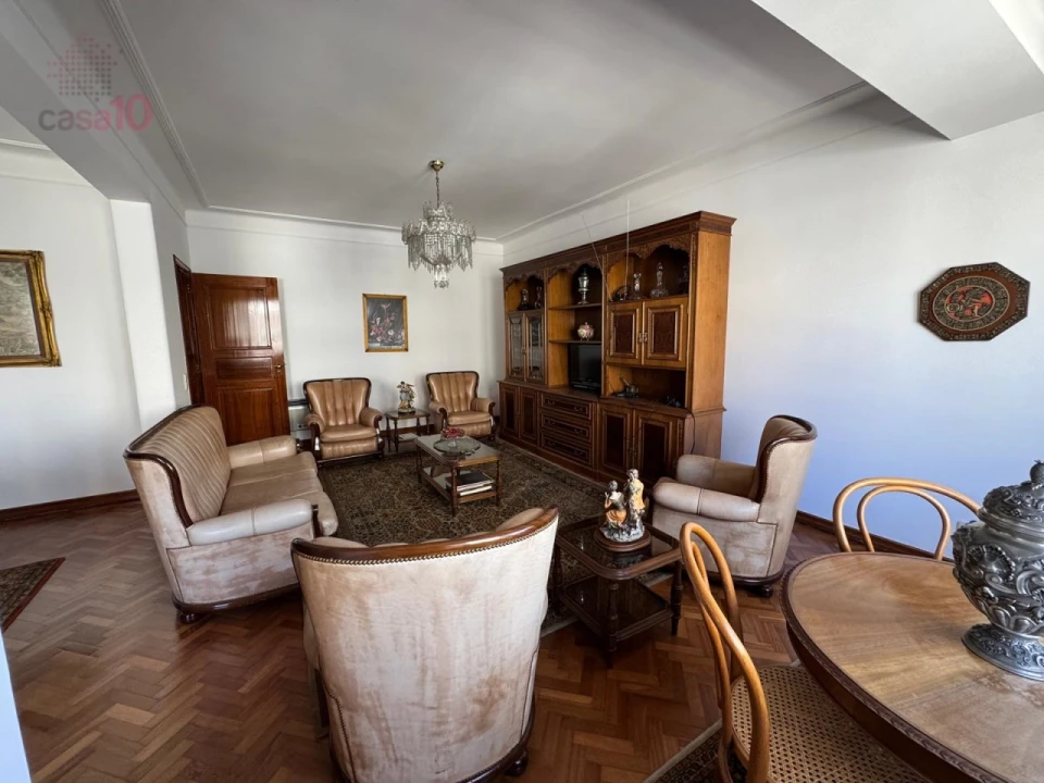 Apartamento T3 para Arrendamento em Lumiar Foto 4