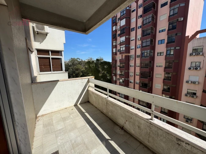 Apartamento T3 para Arrendamento em Lumiar Foto 21