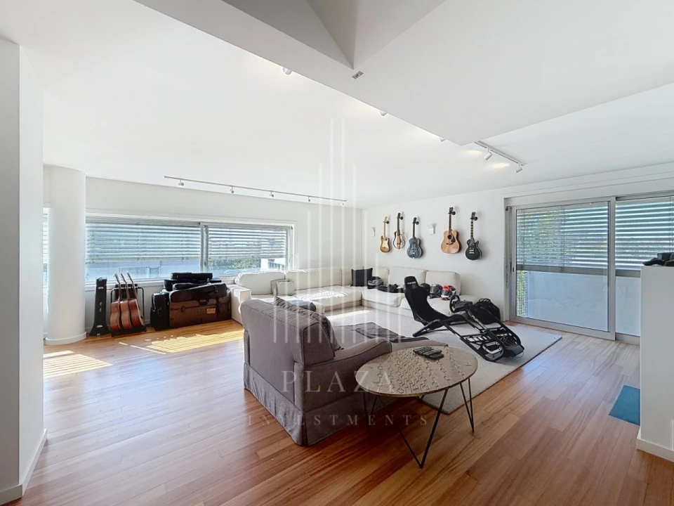Apartamento T4 para Venda em Lordelo do Ouro e Massarelos Foto 1