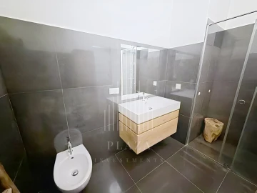 Apartamento T4 para Venda em Lordelo do Ouro e Massarelos