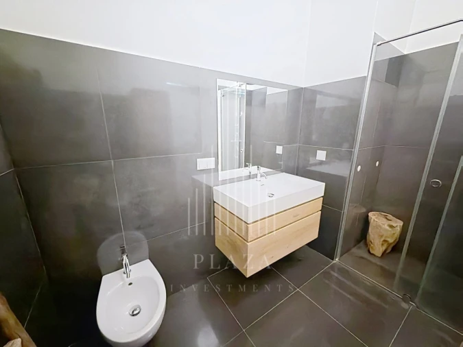 Apartamento T4 para Venda em Lordelo do Ouro e Massarelos Foto 18