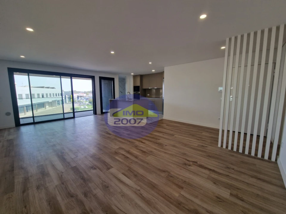 Apartamento T2 para Venda em Santa Maria da Feira, Travanca, Sanfins e Espargo Foto 1