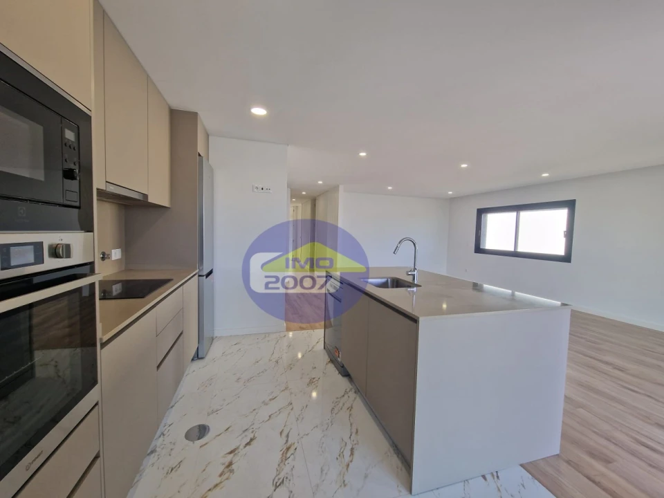 Apartamento T2 para Venda em Santa Maria da Feira, Travanca, Sanfins e Espargo Foto 3