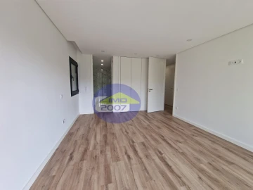 Apartamento T2 para Venda em Santa Maria da Feira, Travanca, Sanfins e Espargo