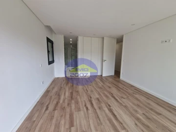 Apartamento T2 para Venda em Santa Maria da Feira, Travanca, Sanfins e Espargo