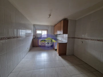 Apartamento T3 para Venda em O. Azeméis, Riba-Ul, Ul, Macinhata Seixa, Madail