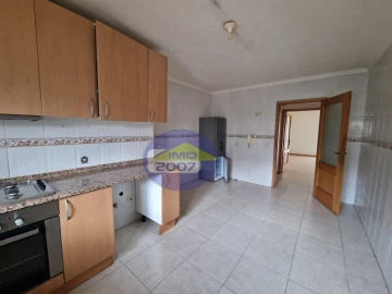 Apartamento T3 para Venda em O. Azeméis, Riba-Ul, Ul, Macinhata Seixa, Madail